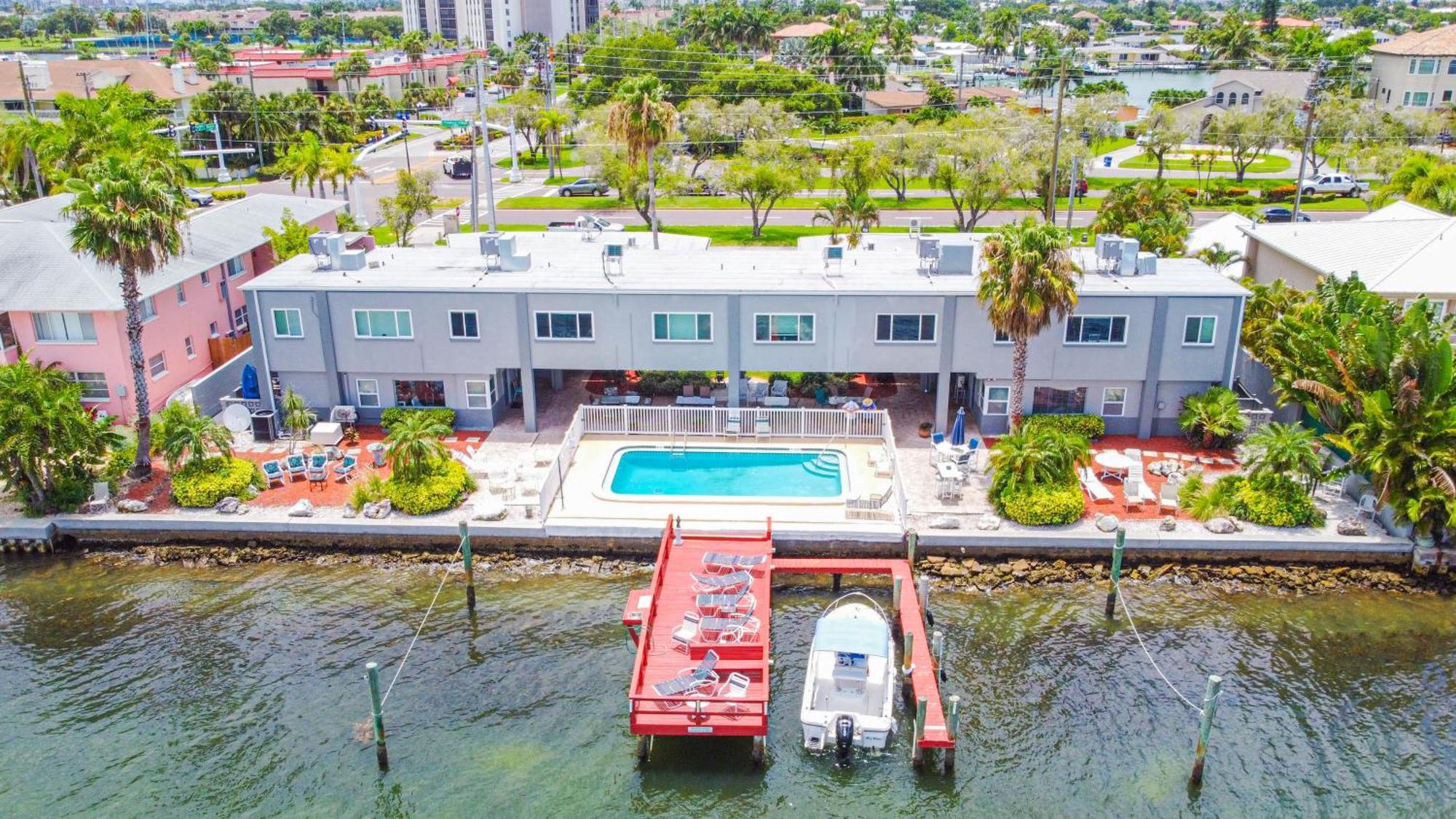 107-Waterfront-Walk To Beach-Lovely St. Pete Beach Exterior photo
