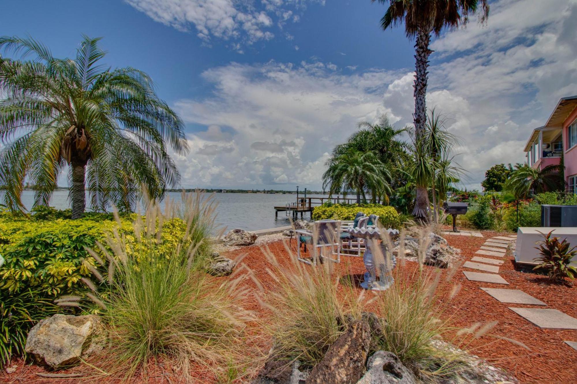 107-Waterfront-Walk To Beach-Lovely St. Pete Beach Exterior photo