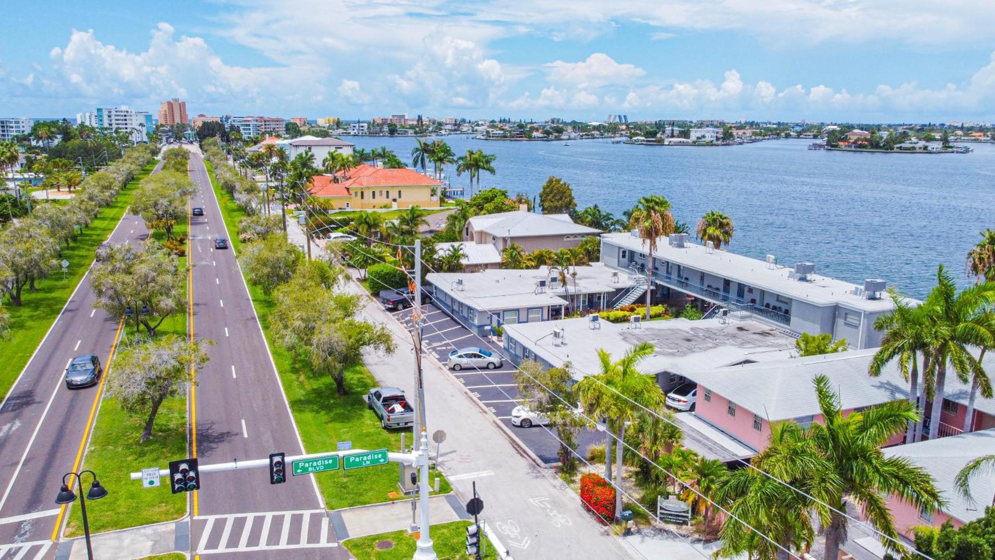 107-Waterfront-Walk To Beach-Lovely St. Pete Beach Exterior photo