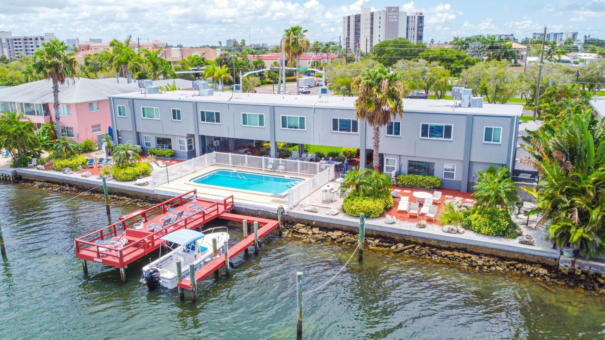 107-Waterfront-Walk To Beach-Lovely St. Pete Beach Exterior photo